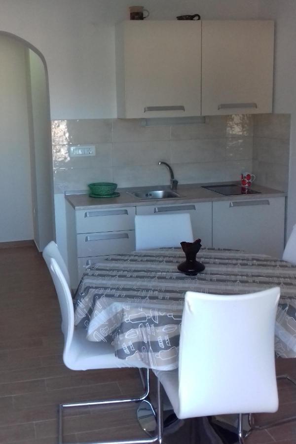 Apartments By The Sea Basina, Hvar - 11817 Vrbanj ภายนอก รูปภาพ